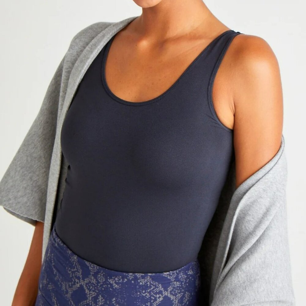 YUMMIE grey shapewear tank top Sz S/M NWOT reversible smoothing tummy control